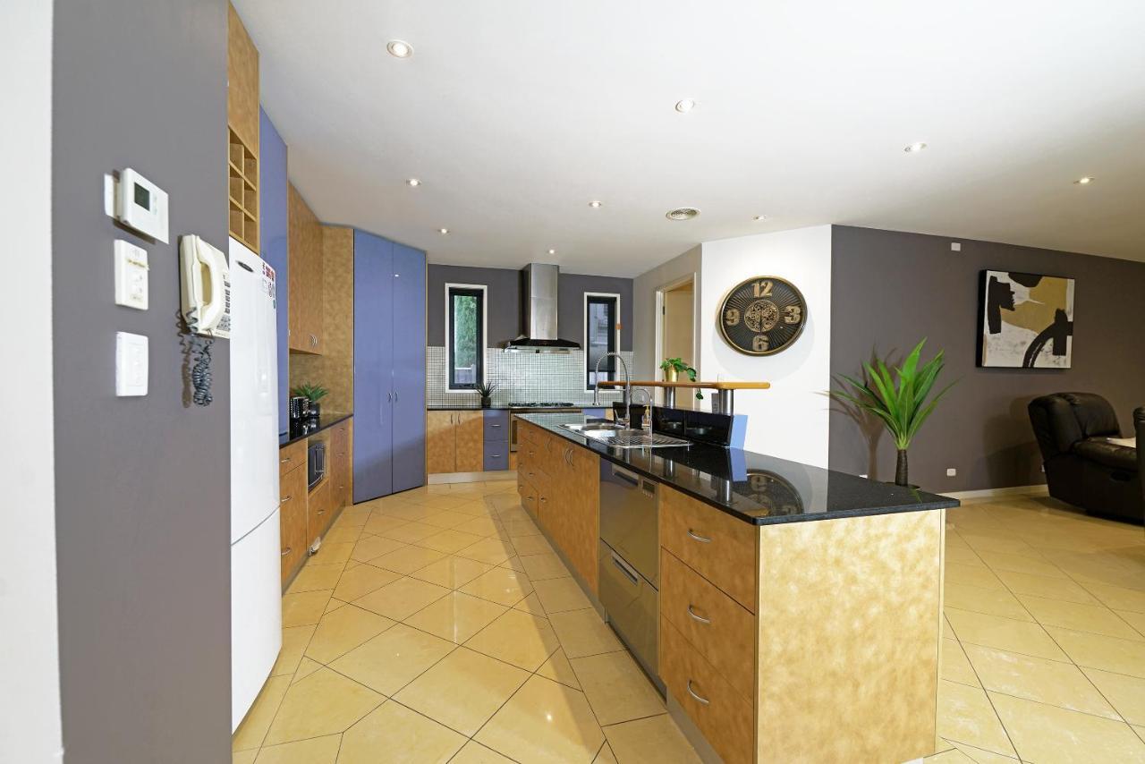 Luxury 7Brm Entire House Lakeview Blackswans Wifi Bbq Resort Point Cook Exteriér fotografie