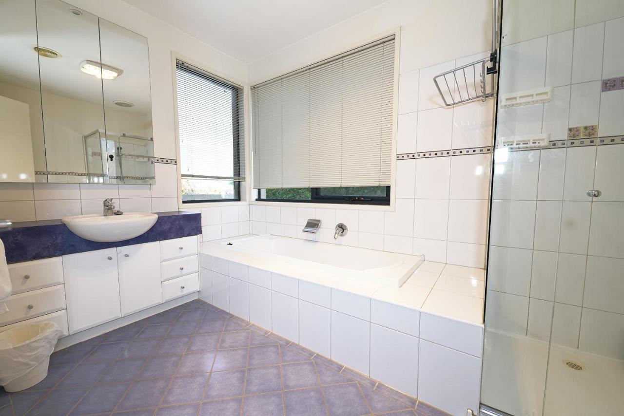 Luxury 7Brm Entire House Lakeview Blackswans Wifi Bbq Resort Point Cook Exteriér fotografie